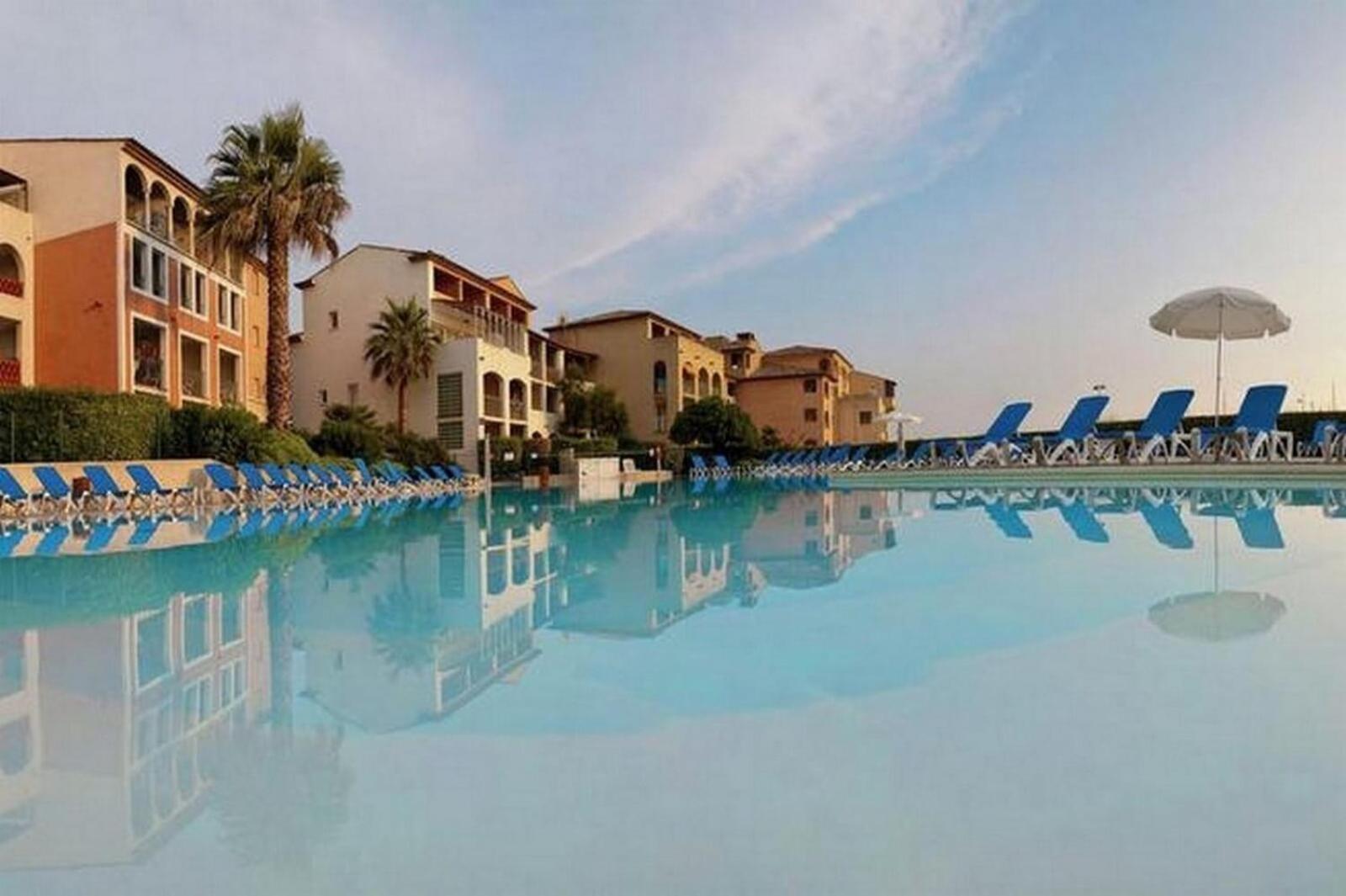 Blue Lagoon Six-Fours-les-Plages Exterior foto